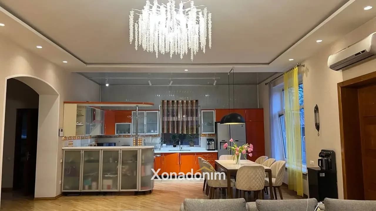 Mirzo Ulug'bekda uy, 6.7 m², 1/2-qavat