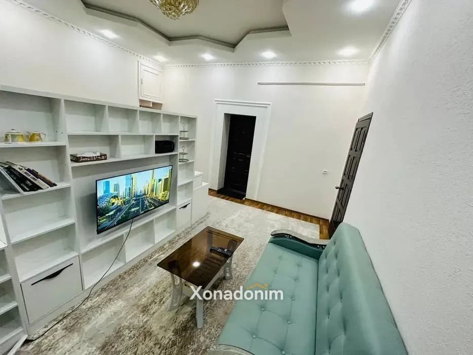 Yakkasaroyda 1 xonali kvartira, 38 m², 2/5-qavat